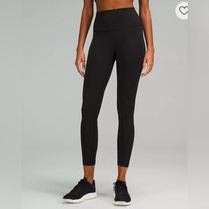 Black lululemon wunder under.